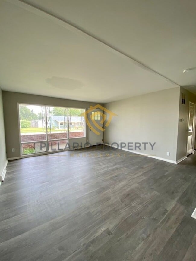 Building Photo - Updated Style Ranch House in Anderson with 3 Bedrooms and 1 Bathroom is Available NOW!