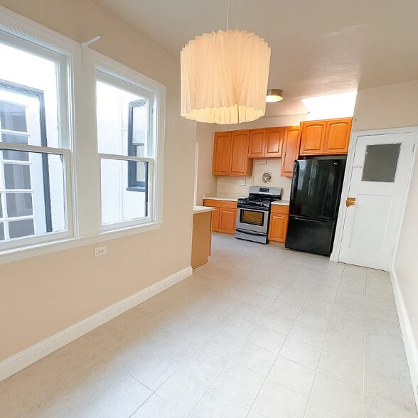 Building Photo - 472 Ramsell St