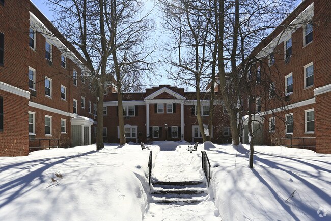Building Photo - Courtyard Apartments