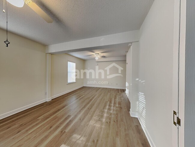 Building Photo - 5420 Springhouse Farm Rd