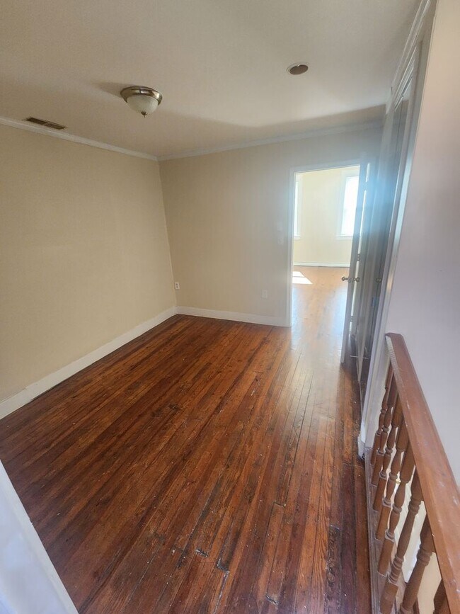 Building Photo - 2702 Wilkens Ave