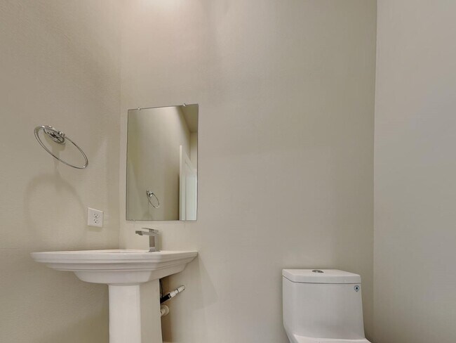 Building Photo - 6373 Paddington Bnd Dr