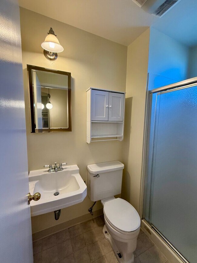 Building Photo - 3139 Baker Dr