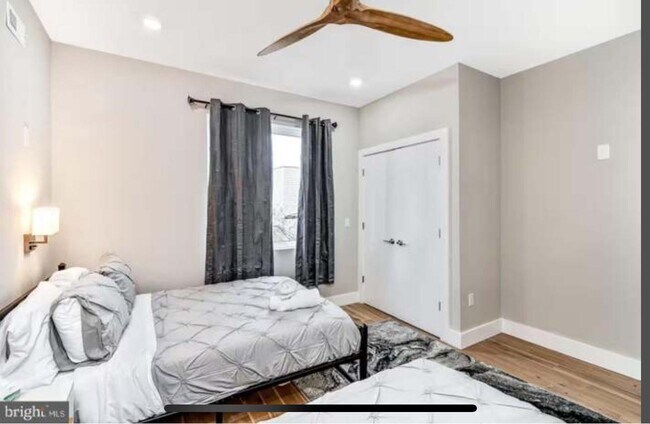 Building Photo - 2309 Dickinson St