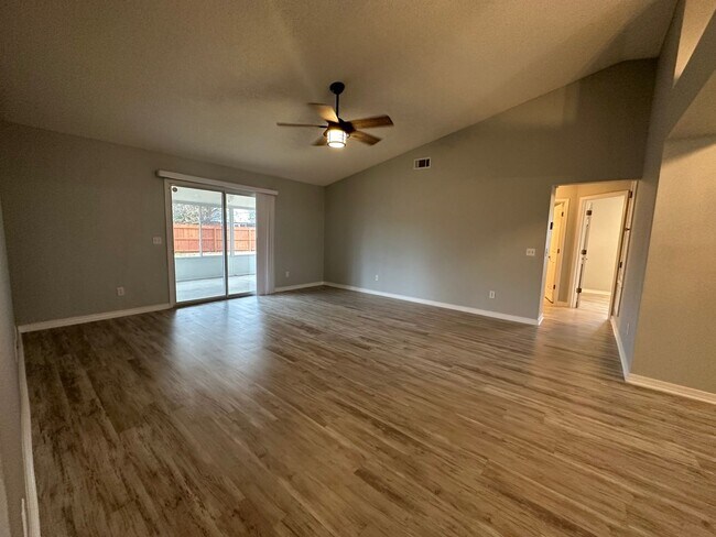 Building Photo - Adorable Home For Rent