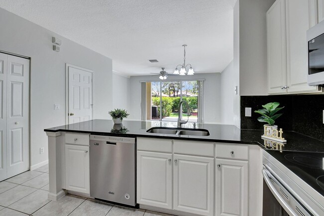 Building Photo - 9917 Porta Leona Ln