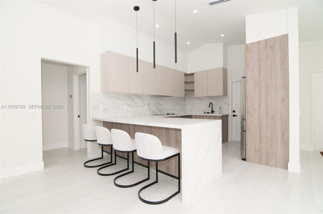 Building Photo - 4420 Dogwood Cir