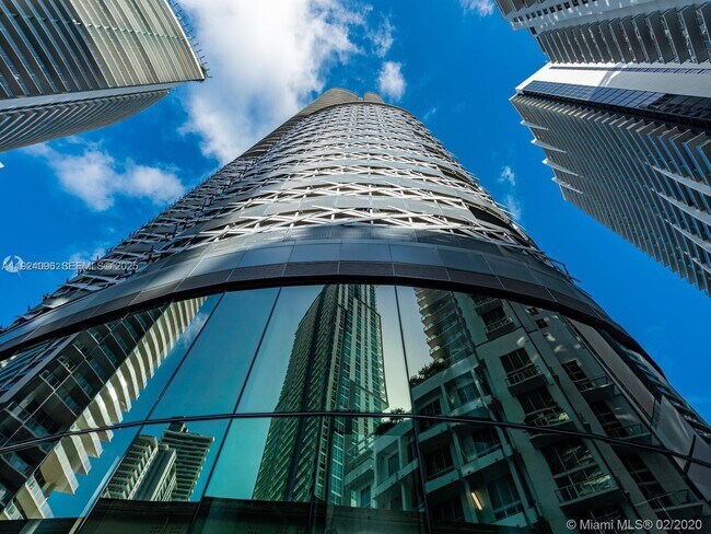 Primary Photo - 1000 Brickell Plaza