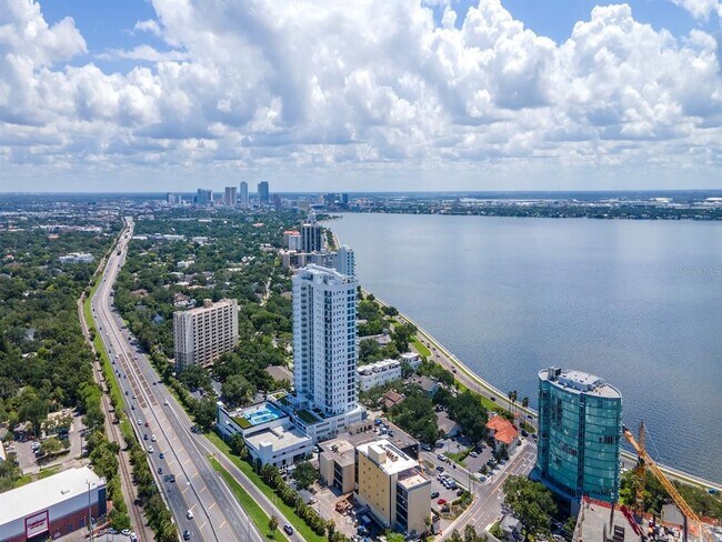 Building Photo - 2900 W Bay to Bay Blvd