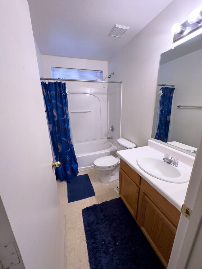 Building Photo - 3 bedroom 2 ba home in Gilbert!