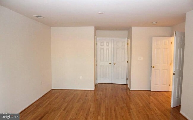 Building Photo - 20962 Albion Ln