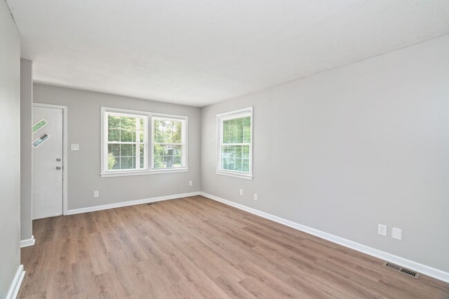 Building Photo - 275 Maryville Pike