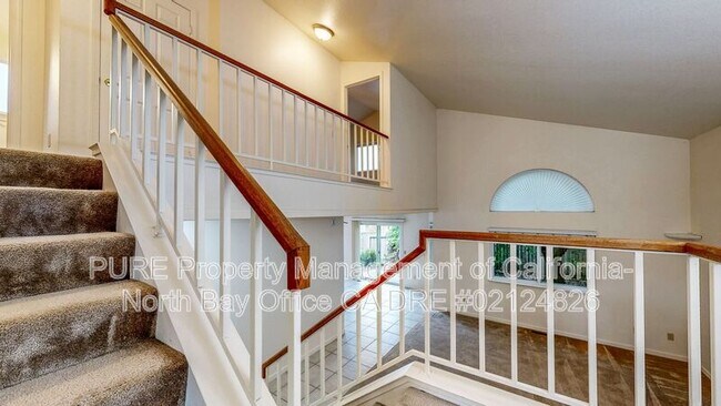 Building Photo - 2070 Pinercrest Dr