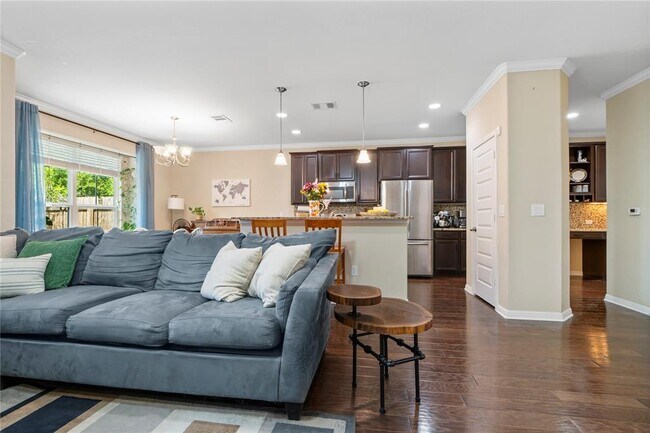Building Photo - 13400 Briarwick Dr