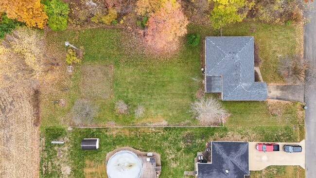 Building Photo - Recently Remodeled 4-Bedroom Home with Modern Upgrades & Spacious Yard in McCordsville