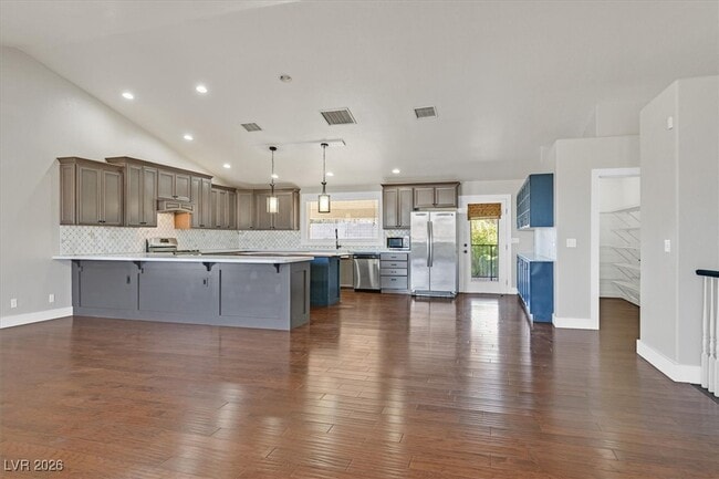 Building Photo - 391 E Kimberly Dr