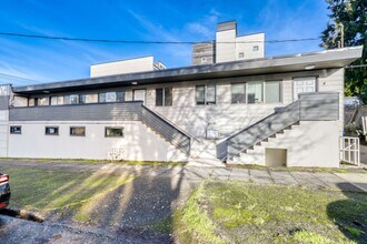 Building Photo - Segovia Building