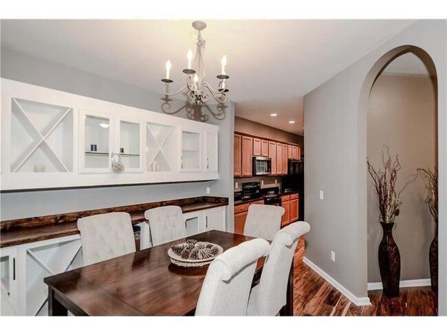 Building Photo - 2657 Cedar Dr