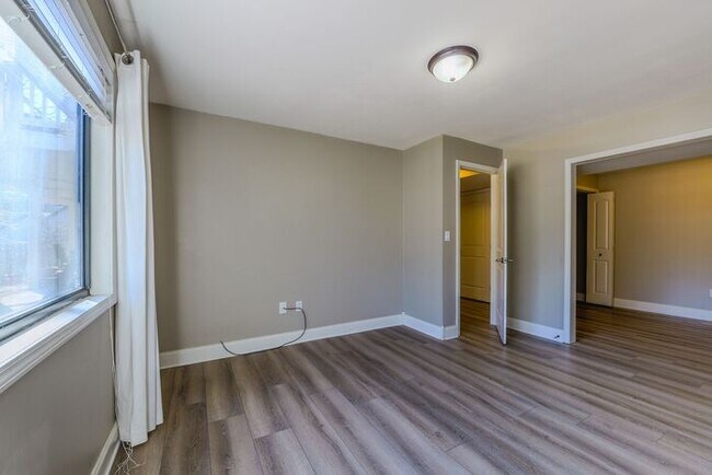 Building Photo - 4518 Club House Dr