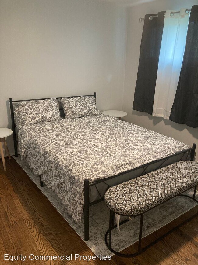 Building Photo - 4 br, 2 bath House - 800 N. Elam