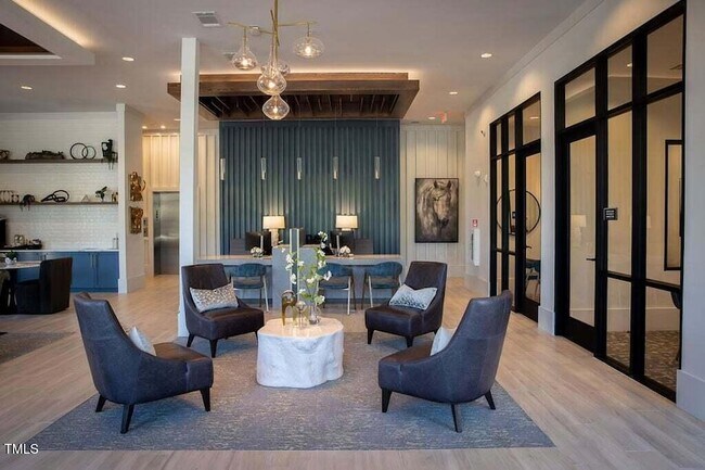 Building Photo - 2000 Olivewood St