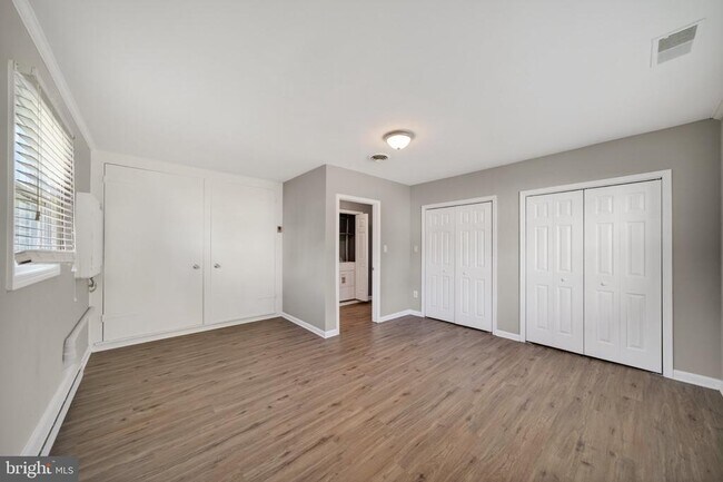 Building Photo - 45448 Mallard St