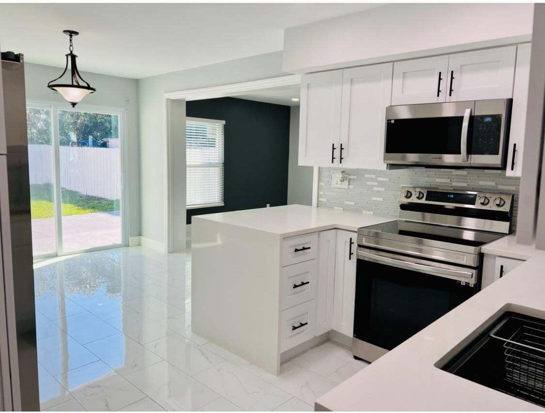 Building Photo - 314 Sunshine Dr