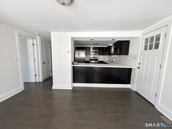 Building Photo - 451 Hollister Ave