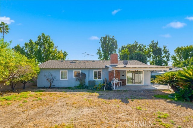 Building Photo - 1033 Encino Ave