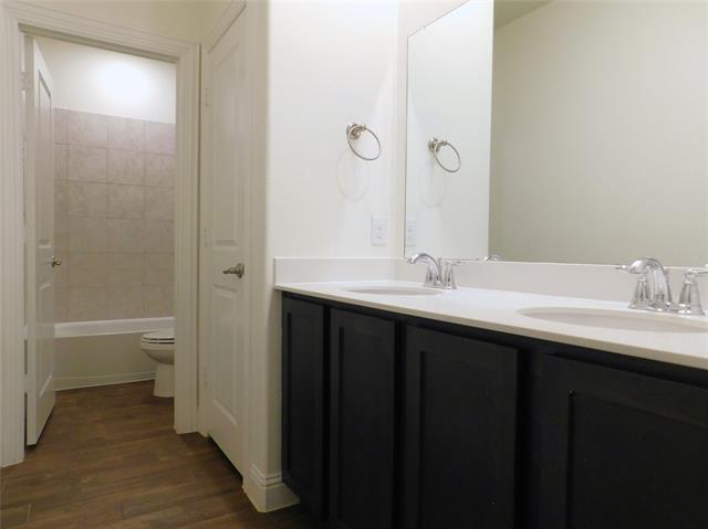 Building Photo - 11008 Culberson Dr