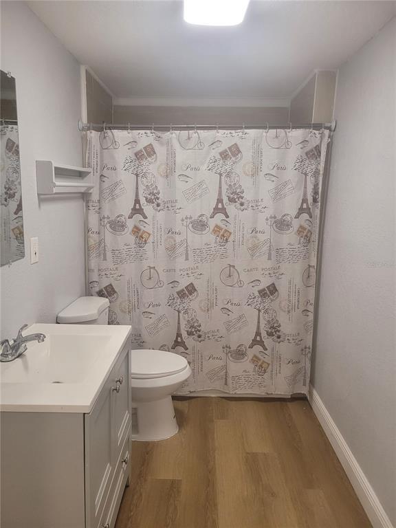 Building Photo - 1320 S Oleander Ave