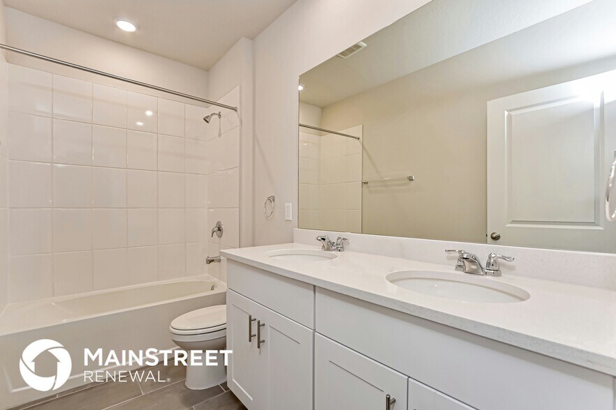 Building Photo - 1090 Oak Vly Dr