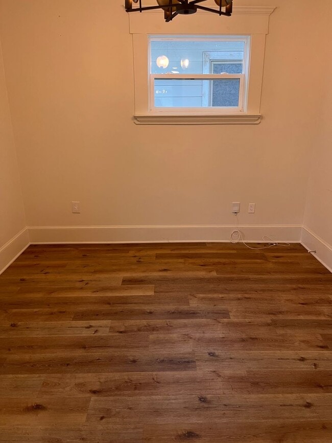 Building Photo - Discover the perfect blend of comfort, con...