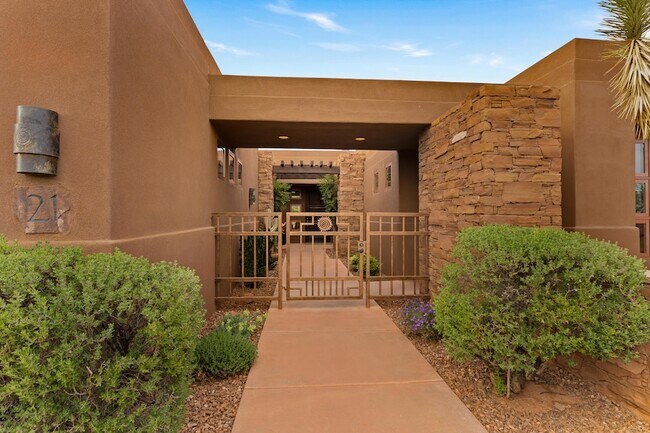 Building Photo - 2410 W Entrada Trail