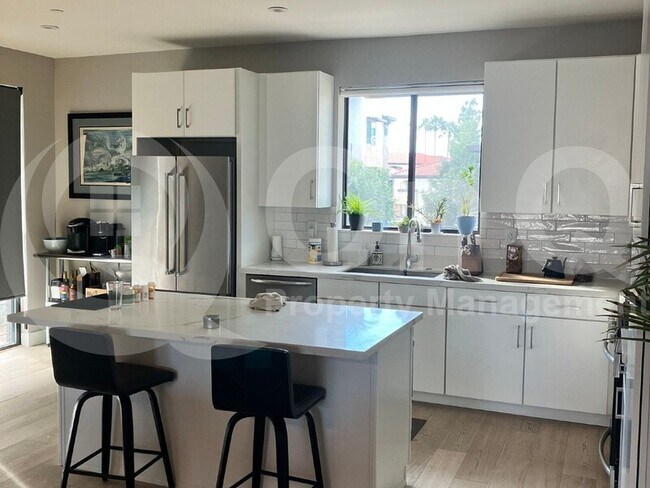 Building Photo - 3233 N 70th St