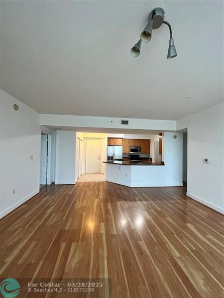 Building Photo - 1830 Radius Dr