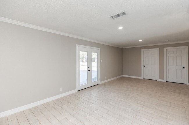 Building Photo - 185 El Pinto