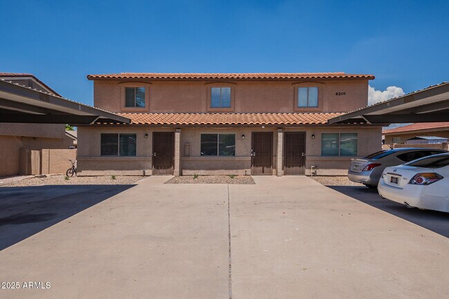 Primary Photo - 6206 E Glencove St