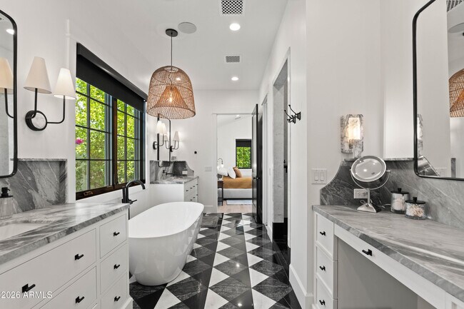 Building Photo - 5309 N 33rd St