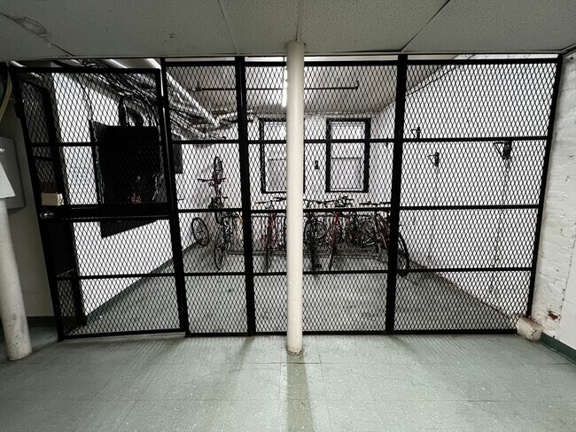 Building Photo - 31 Queensberry St