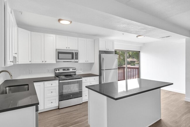 Building Photo - Currently getting renovated three-bedroom ...