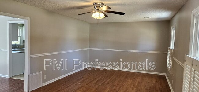 Building Photo - 831 Greenfield Ct