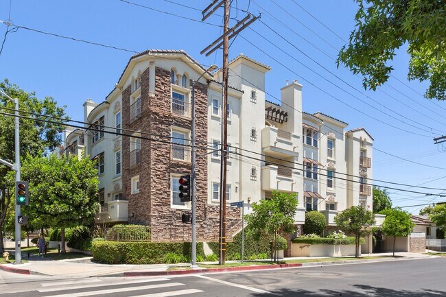 Building Photo - 4202 Whitsett Ave