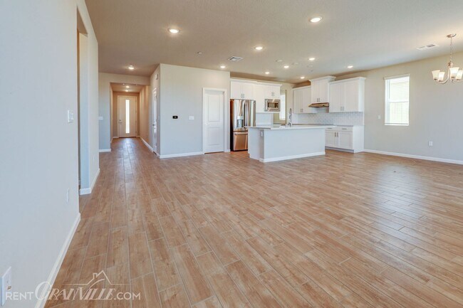Building Photo - 877 Halford Ln