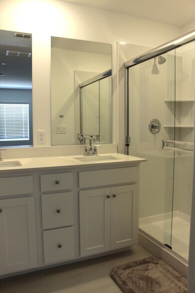 Building Photo - 12663 Snowy Owl Way
