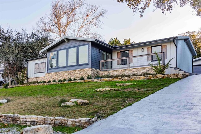 Building Photo - 620 Galston