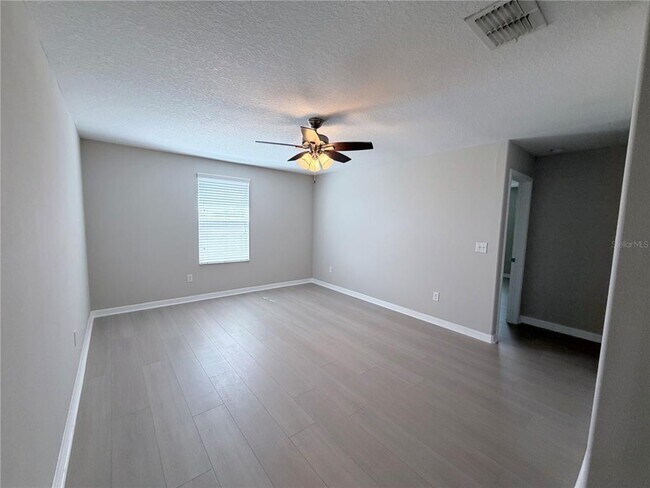 Building Photo - 10013 Crested Fringe Dr