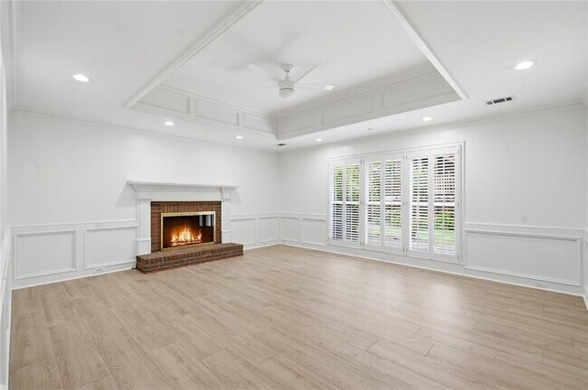 Building Photo - 330 Carybell Ln
