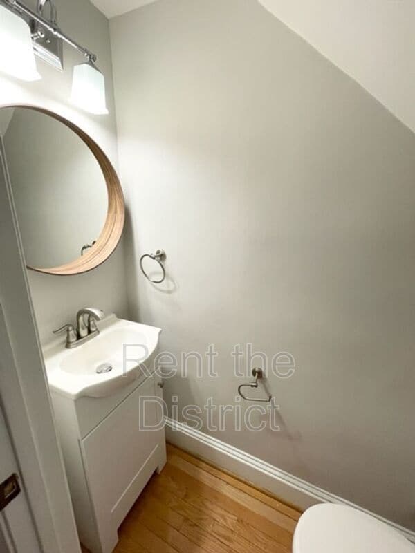Building Photo - 525 5th St NE