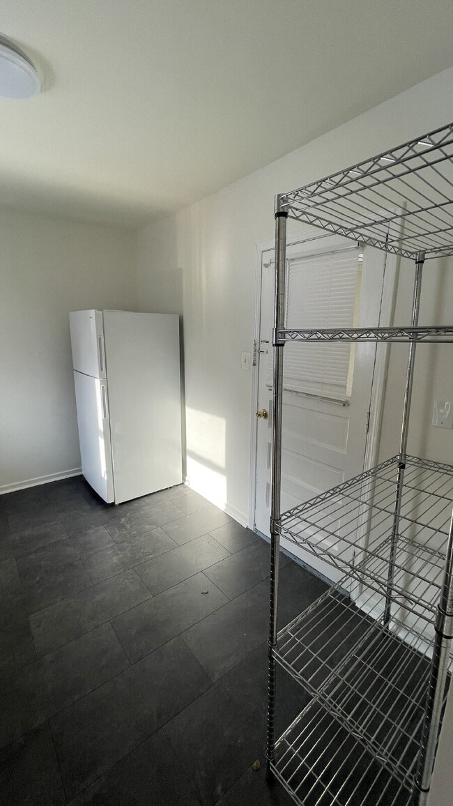 Building Photo - Spacious 3-Bedroom in Bellevue – Minutes from Downtown Pittsburgh!